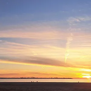 Atico Primera Linea De Playa Con Vistas Al Mar-climatizado-wifi-parking Apartamento